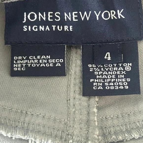 Jones New York Signature Gray Paisley Velvet Trucker Jacket and Jeans Size Small - Picture 3 of 10